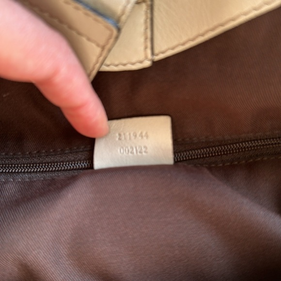 Like New & 💯 Authentic Gucci Hobo Shoulder Bag - Picture 8 of 10